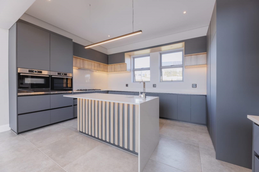 4 Bedroom Property for Sale in Kingswood Golf Estate Western Cape